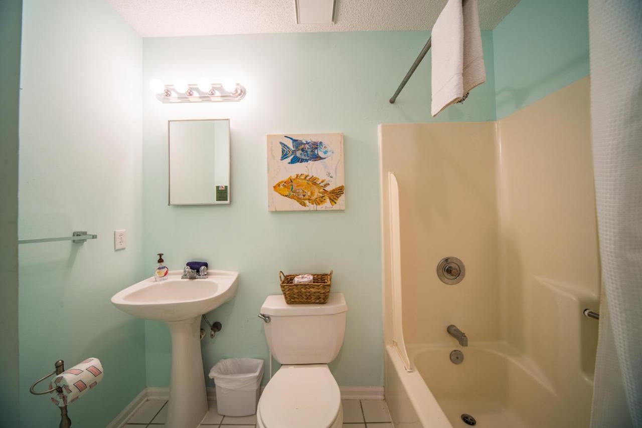 Salty Shack Unit C - Salty Shack - Dog Friendly Home - Across From The Beach - Central Location! Folly Beach Εξωτερικό φωτογραφία